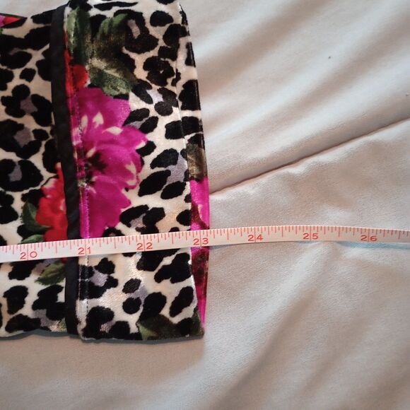 2 PC Sofia Vegara Intimates PJ Set XL (16-18) Black Pink Floral Print. - Picture 7 of 12